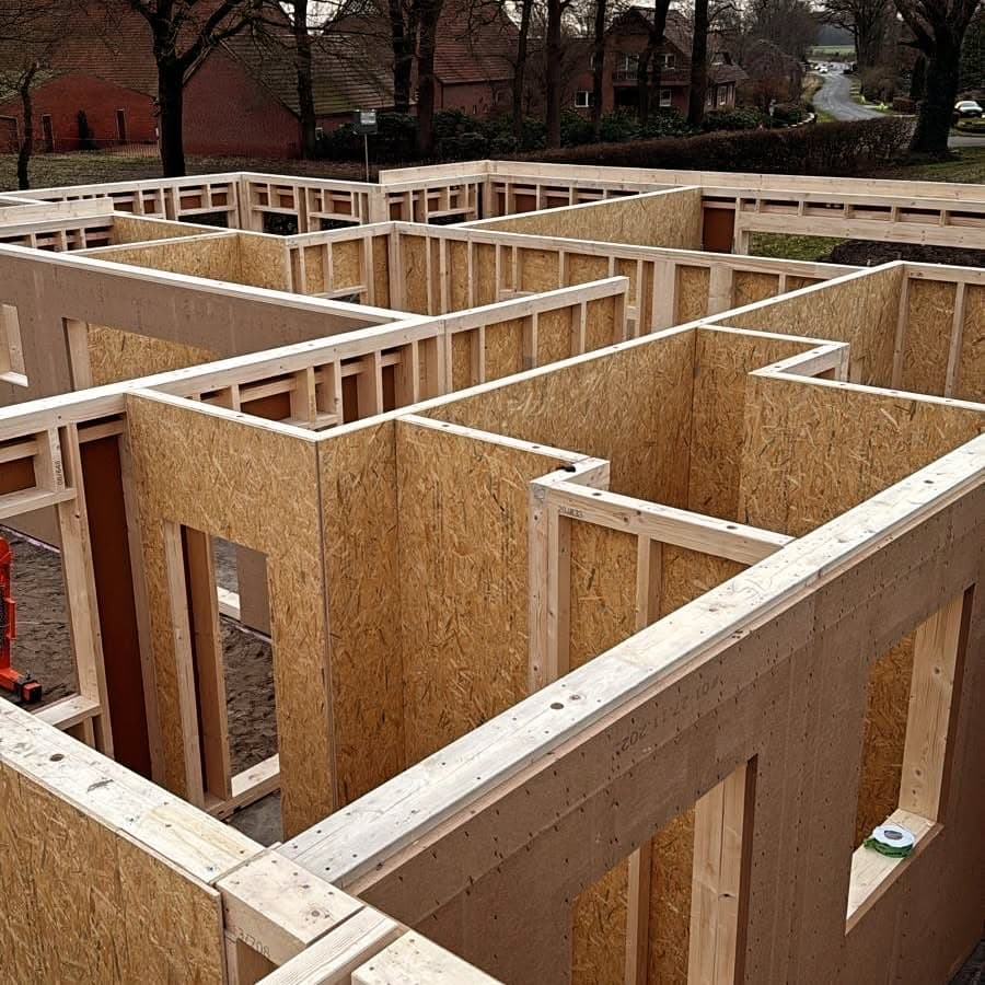 Ein Blick auf einen Holzrahmenbau.